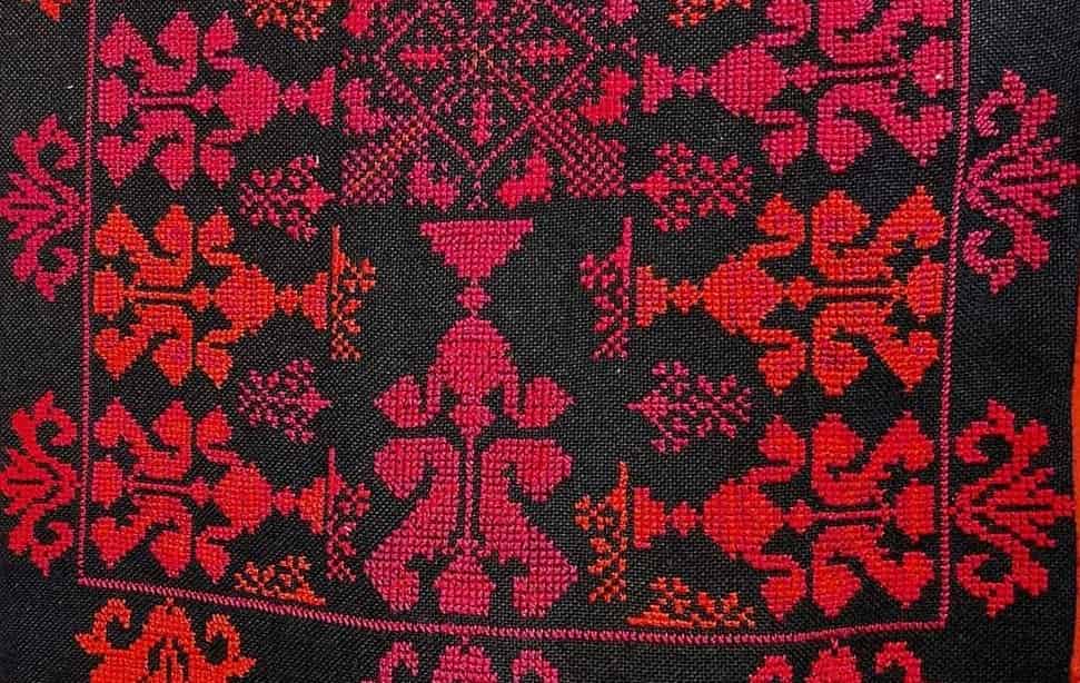 難民キャンプの女性たちが伝える、パレスチナ刺繍 | MIGRATEUR 難民キャンプの女性たちが伝える、パレスチナ刺繍 | MIGRATEUR